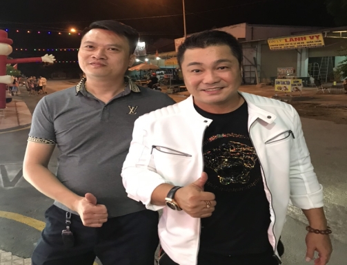 GIÁM ĐÓC CÔNG TY BẢO VỆ NHẤT LONG CÙNG CA SĨ LÝ HÙNG